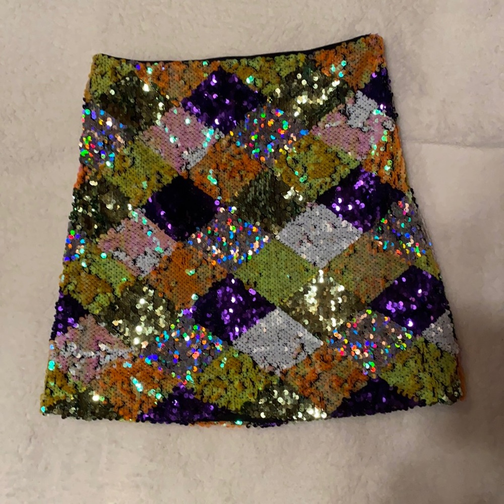 MOVING SALE 3/$20 or 5/$25 sequin skirt f21